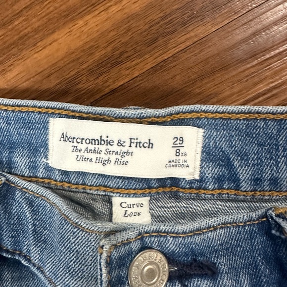 Abercrombie & Fitch Light Blue Ankle Straight Jeans - Picture 2 of 3